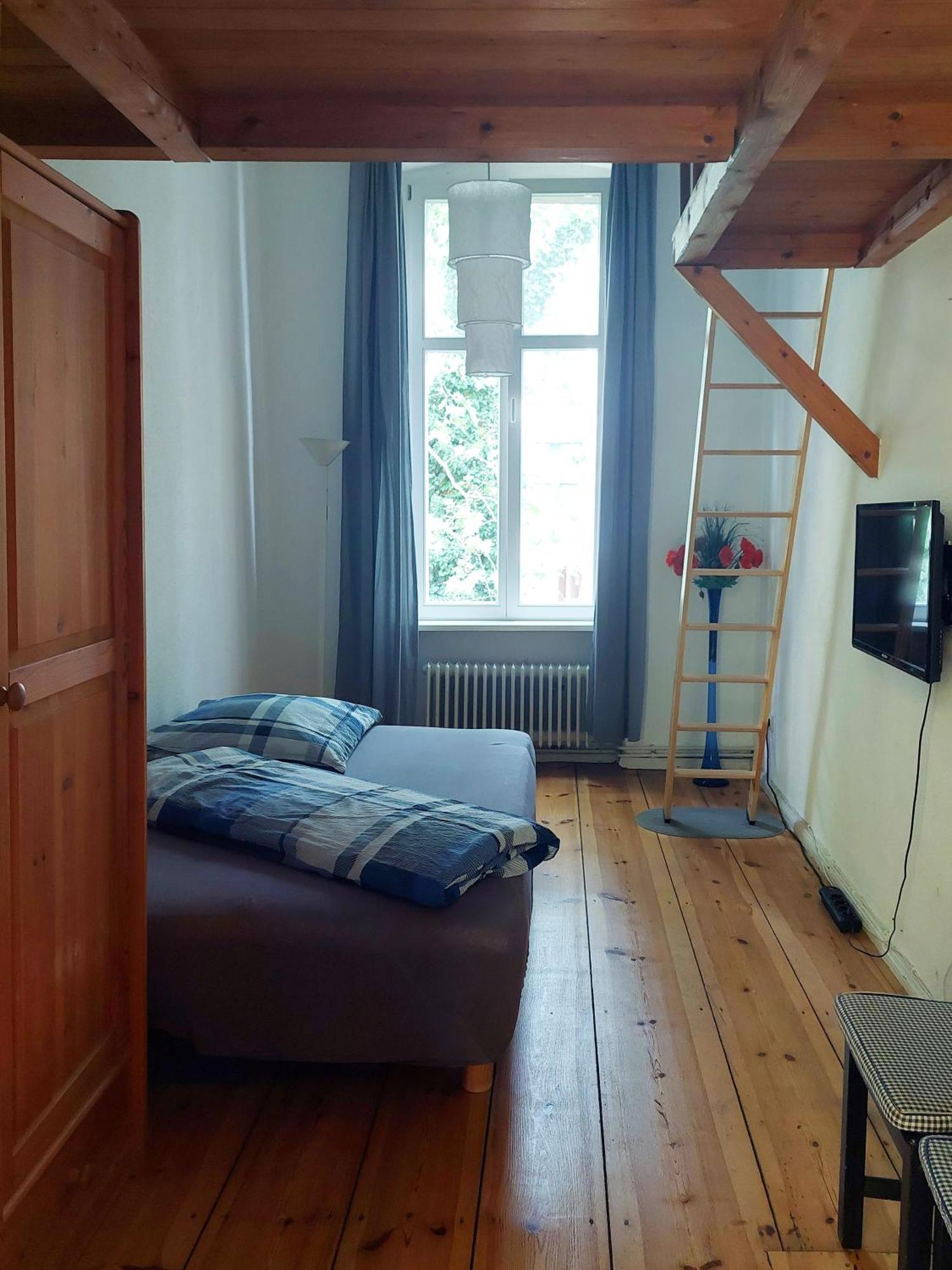 Ruhige In Kreuzberg Apartment